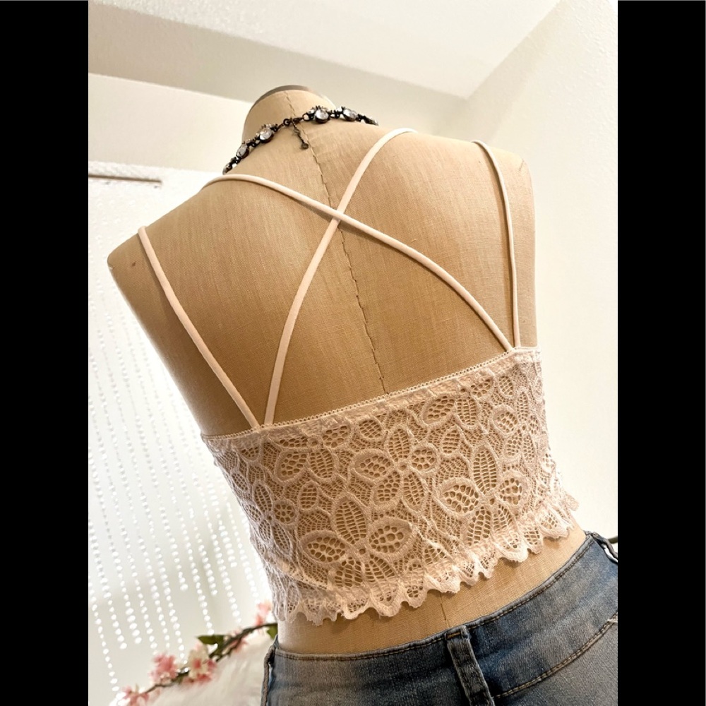 NEW !!! White and Black Lace Bralette Set - Picture 10 of 11